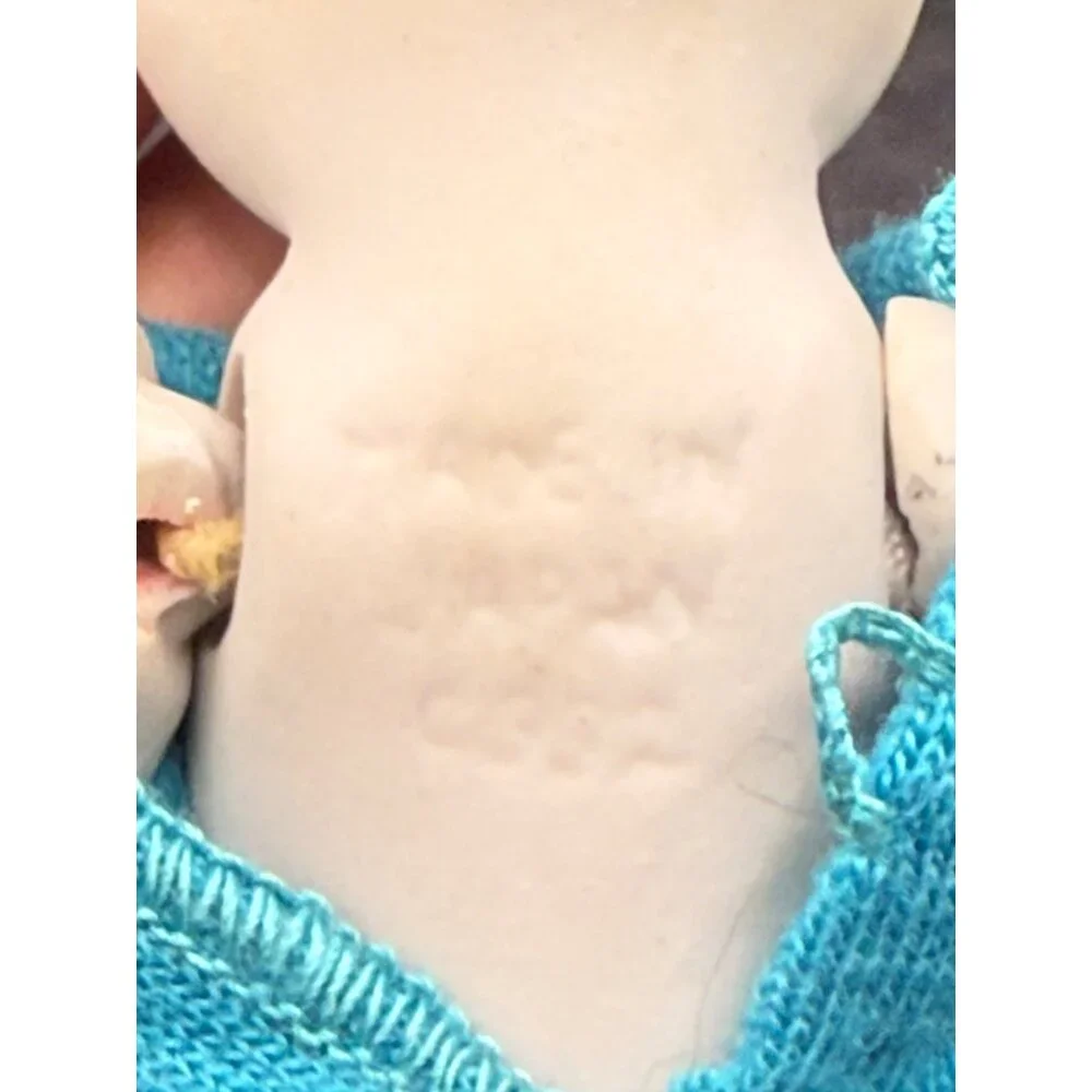 Vtg 7" Jointed Bisque Doll Turquoise Knit Outfit & Button Back Closure JAPAN - Picture 4 of 7